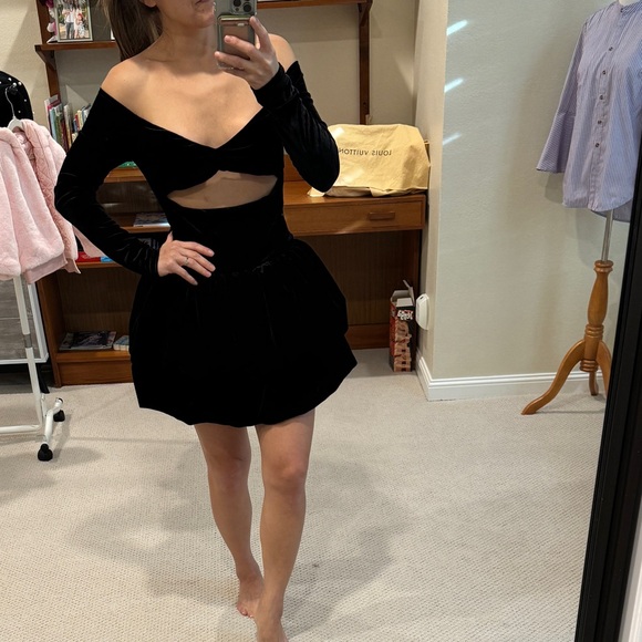 NWOT Black Velvet long sleeve mini Dress - Picture 1 of 11